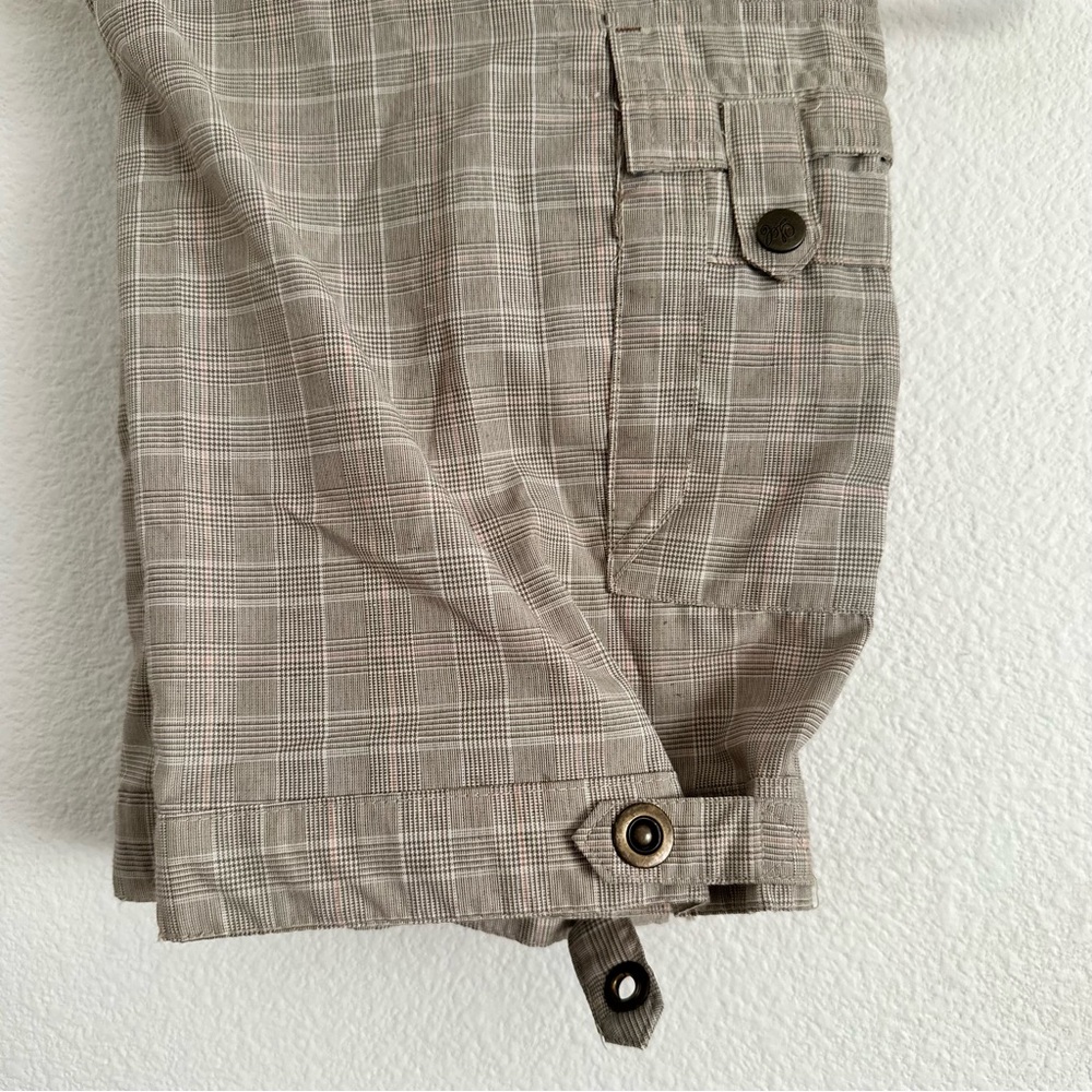 Lion’s Crest by English Laundry - Beige Plaid Cargo Shorts - Picture 7 of 15